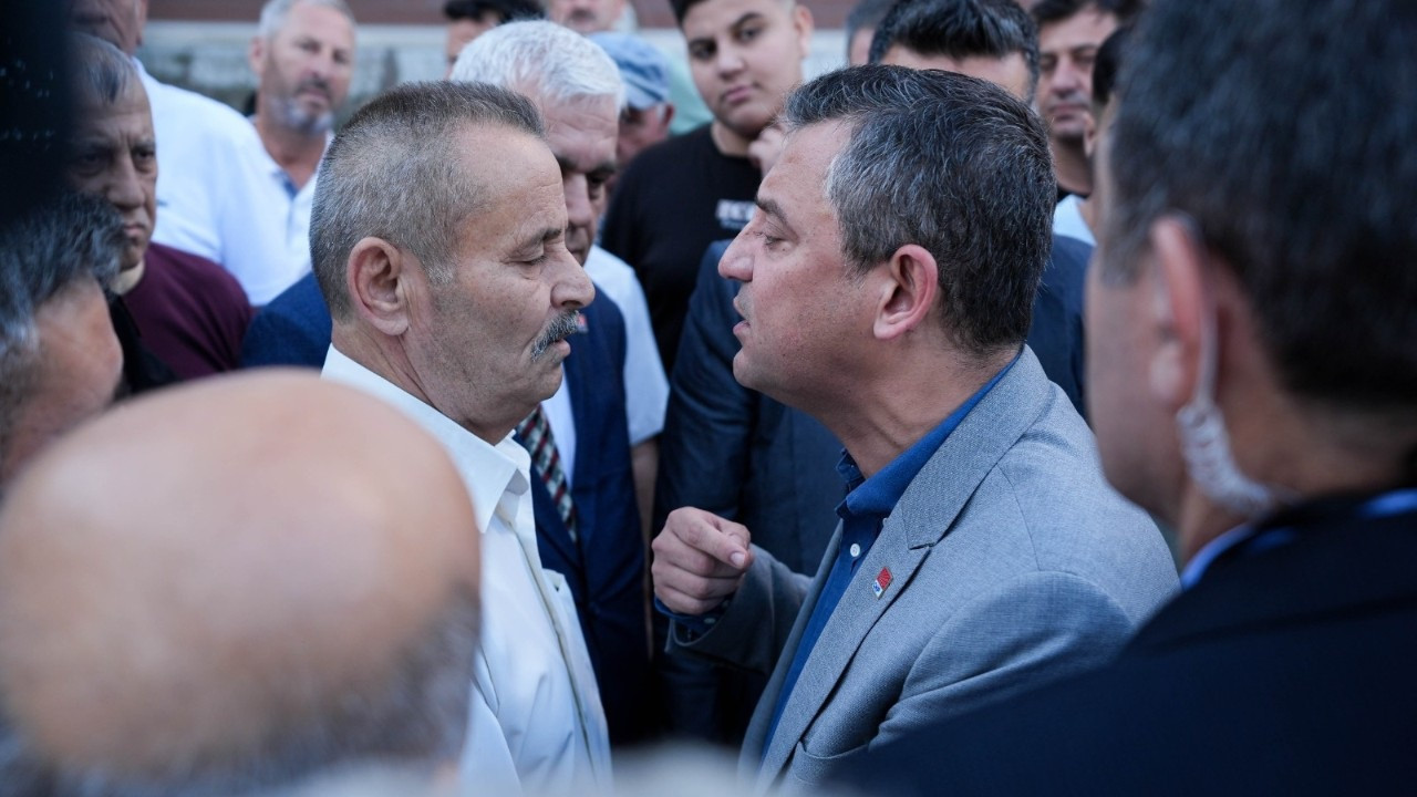CHP leader Özel confronts citizen over Hamas after Eid al-Adha prayer