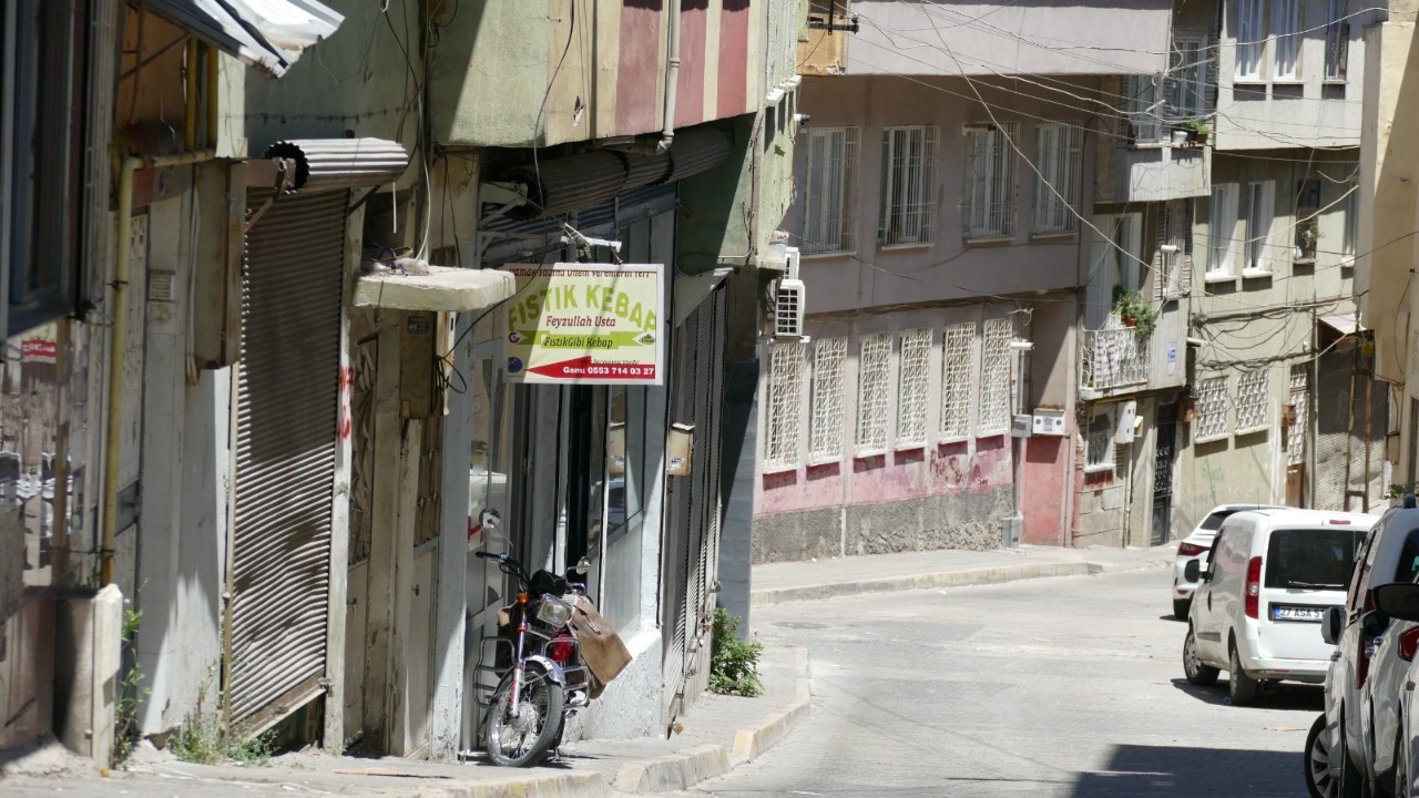 Syrian immigrants in Turkey fearful of leaving homes after flurry of racist attacks