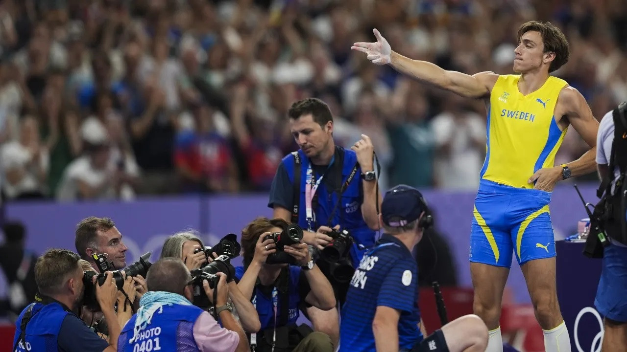 Duplantis breaks pole vault Olympic and world records, celebrates with tribute to viral Turkish pistol shooter Dikeç