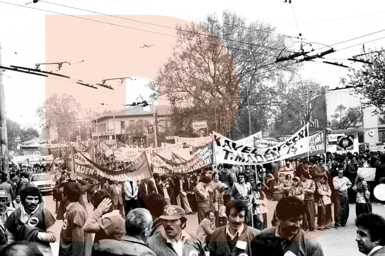 New photos of Turkey's Bloody May Day, 1977 discovered in flea market - Page 4