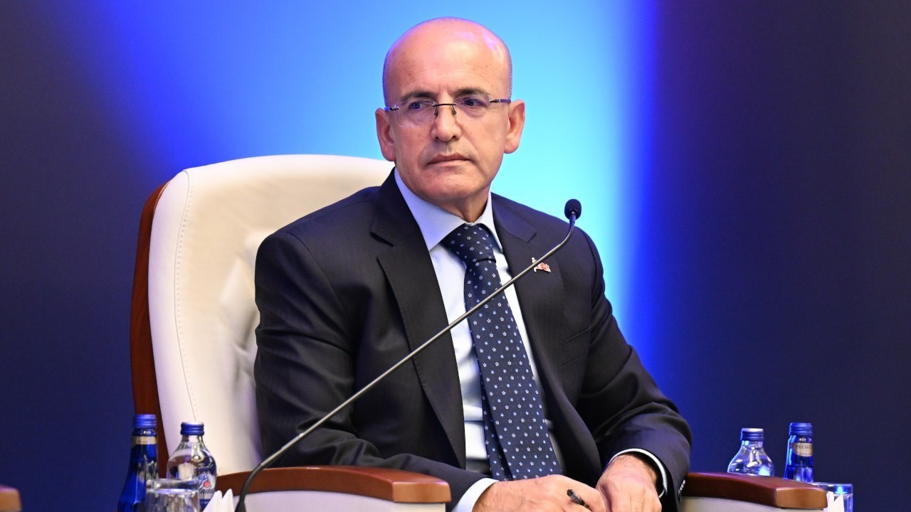 Who jeopardizes Şimşek’s seat?