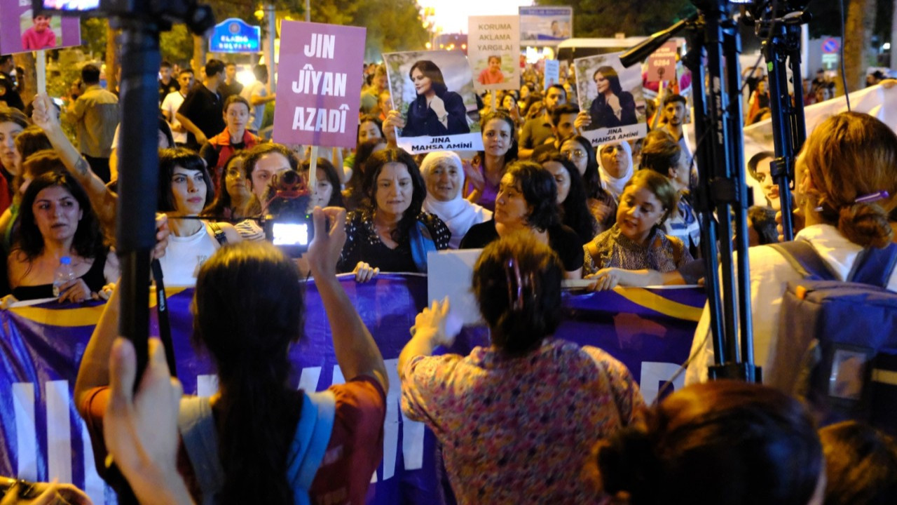 Women in Turkey’s Diyarbakır commemorate Mahsa Amini