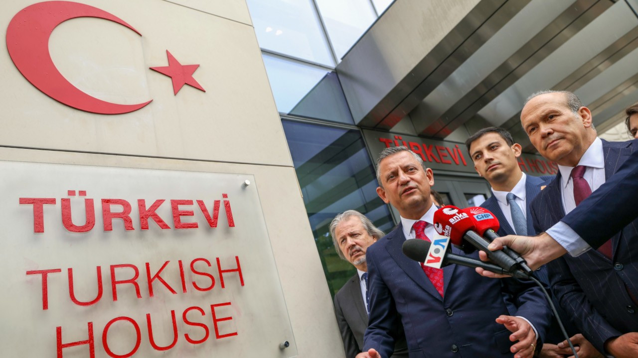 Main opposition CHP leader controversially backs gov’t over Turkish House in NY