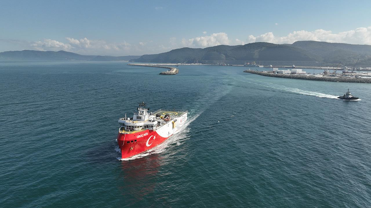 Turkish ship set to begin oil exploration off Somalia this month