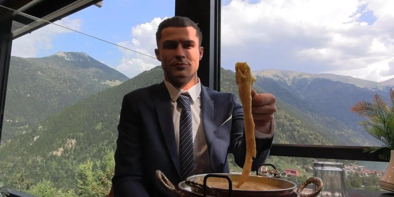 Wax sculpture of Cristiano Ronaldo eating kuymak dish in northern Turkey goes viral - Page 4