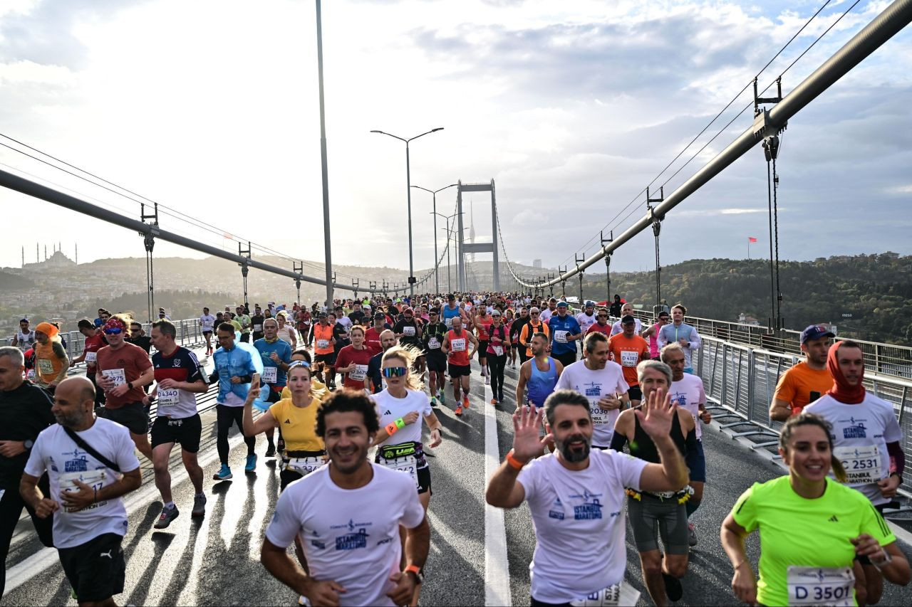 Ethiopian and Bahraini athletes win titles in 46th Istanbul Marathon - Page 1