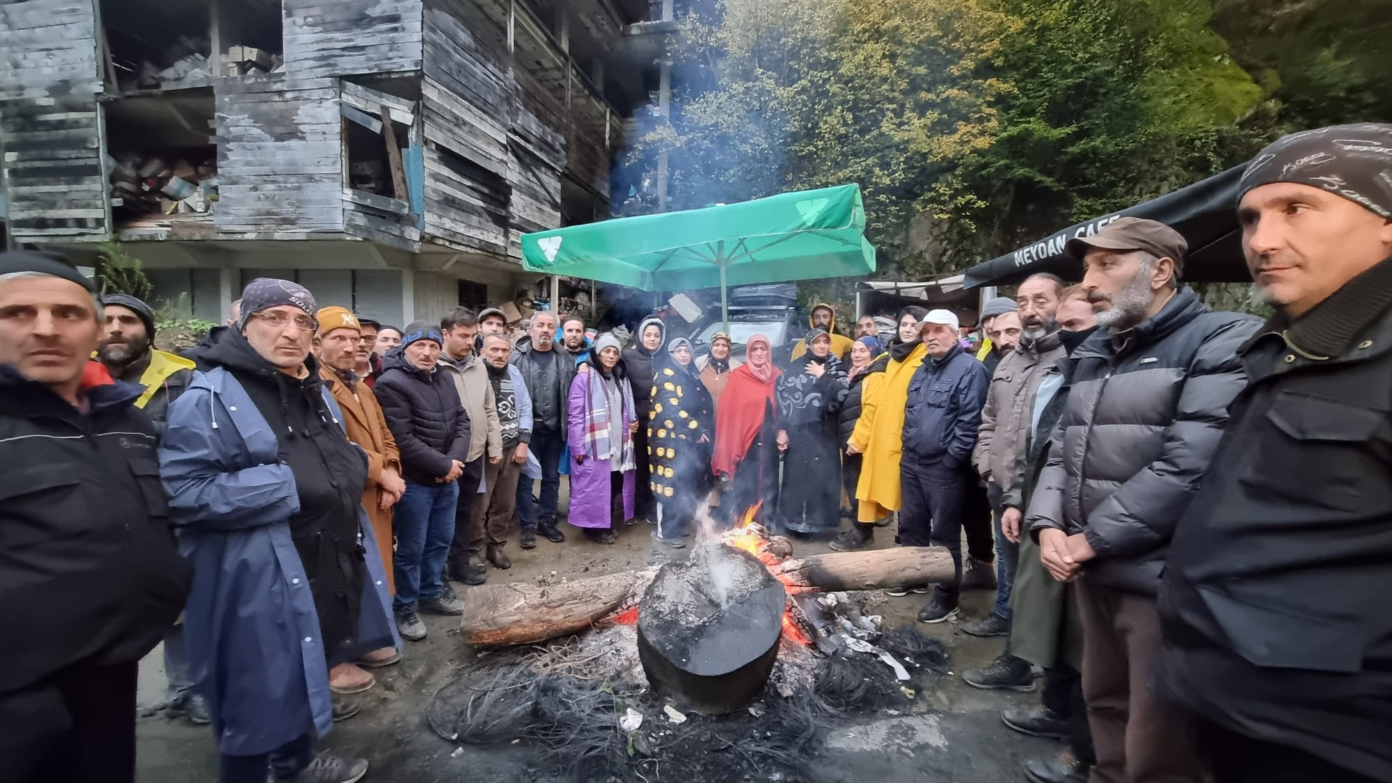 Vigil against hydropower plant on third day in northern Turkey