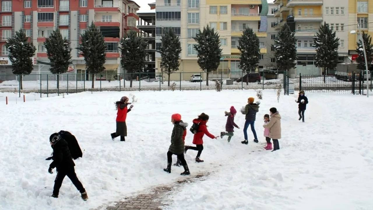 Turkey suspends classes in at least 24 provinces due to snowstorm