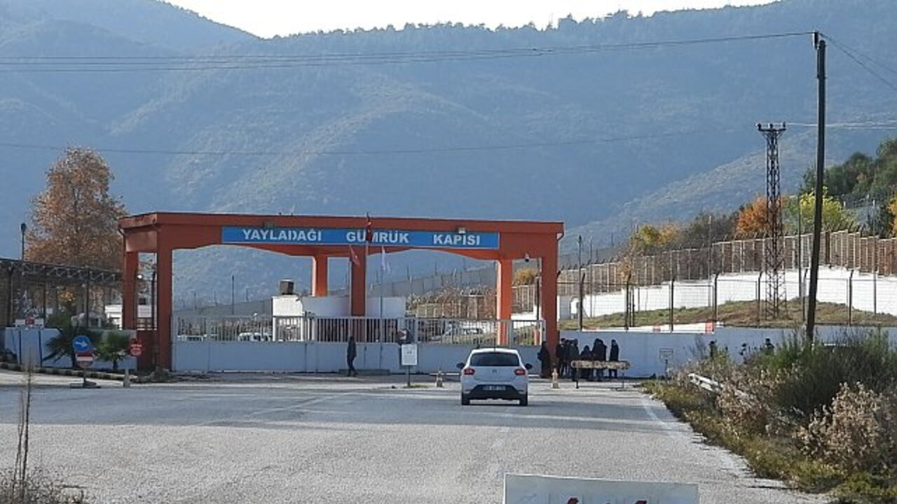 Turkey to reopen border gate closed since 2013 for Syrians' return