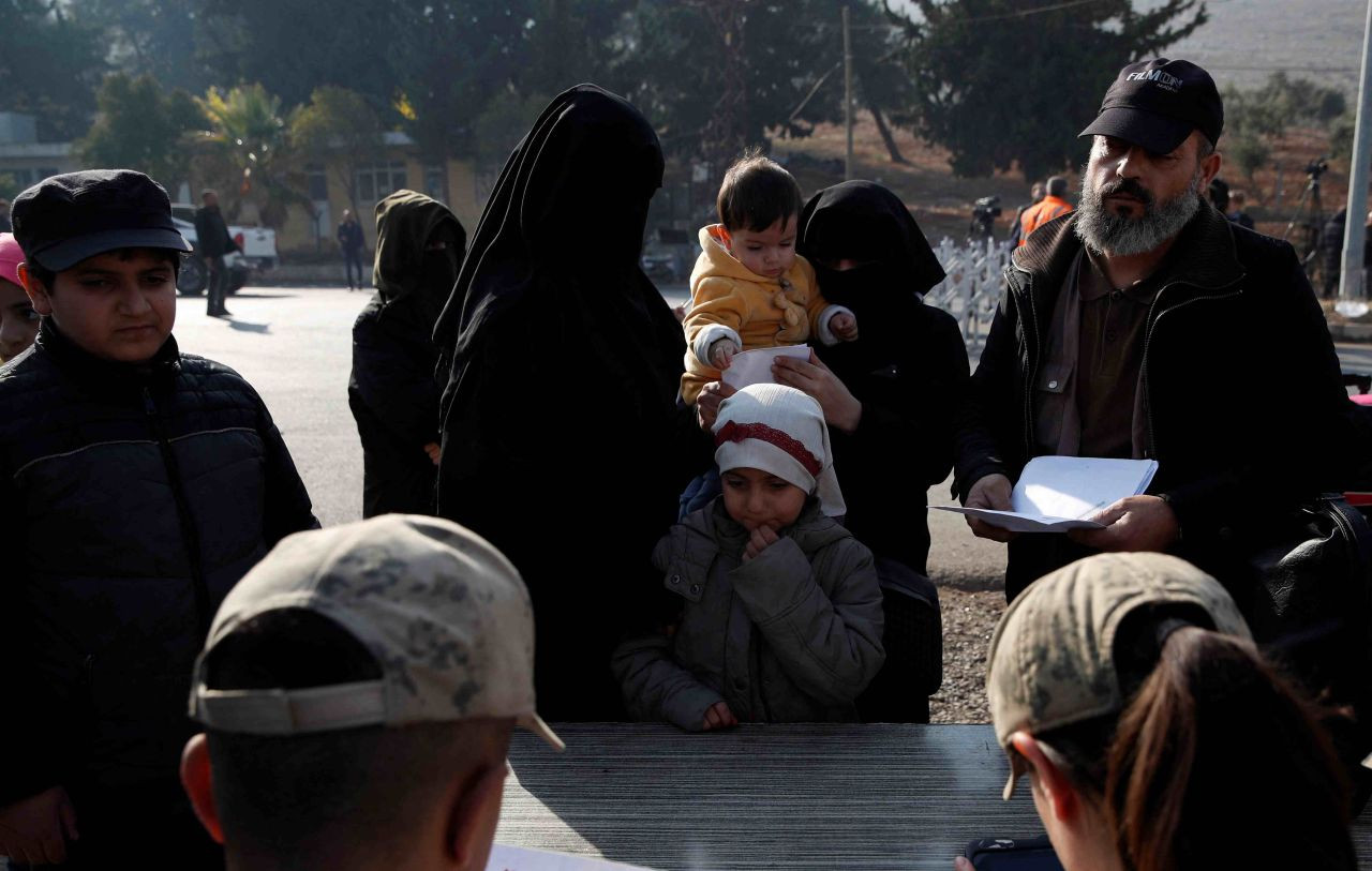 Syrians return home from Turkey with tears, hope - Page 4