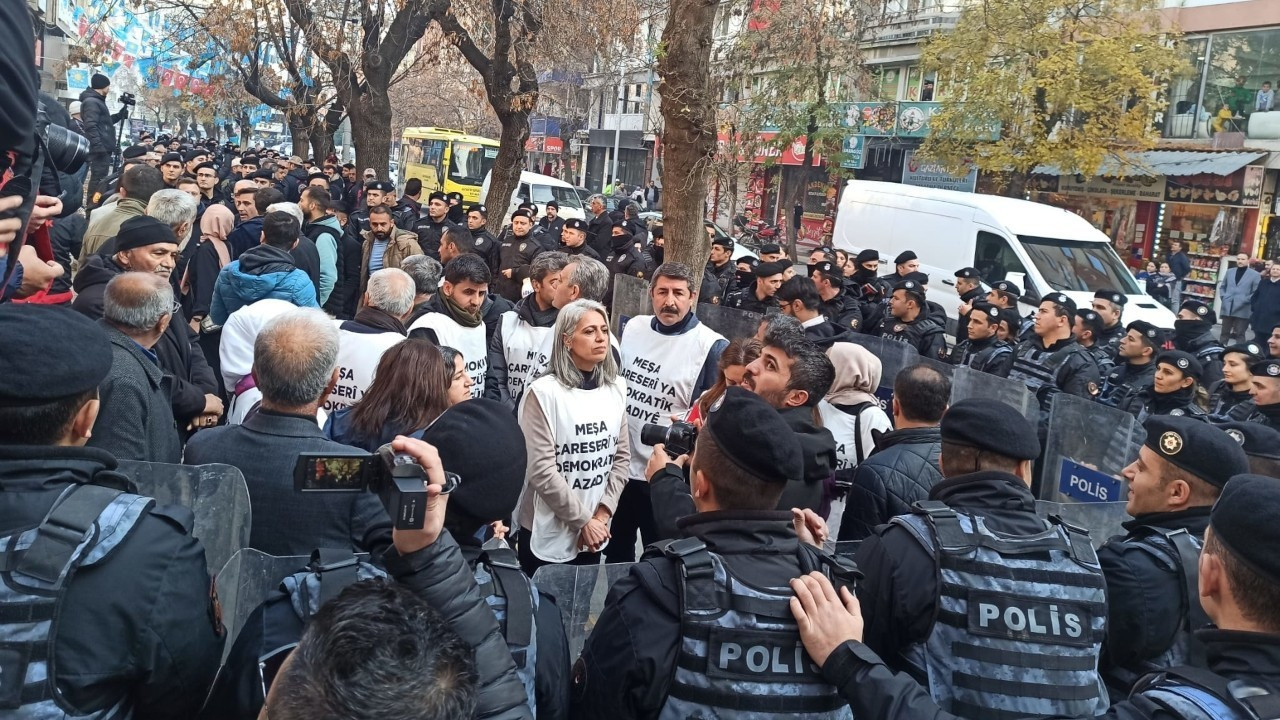 Turkish police block march for Öcalan's release, Kurdish solution