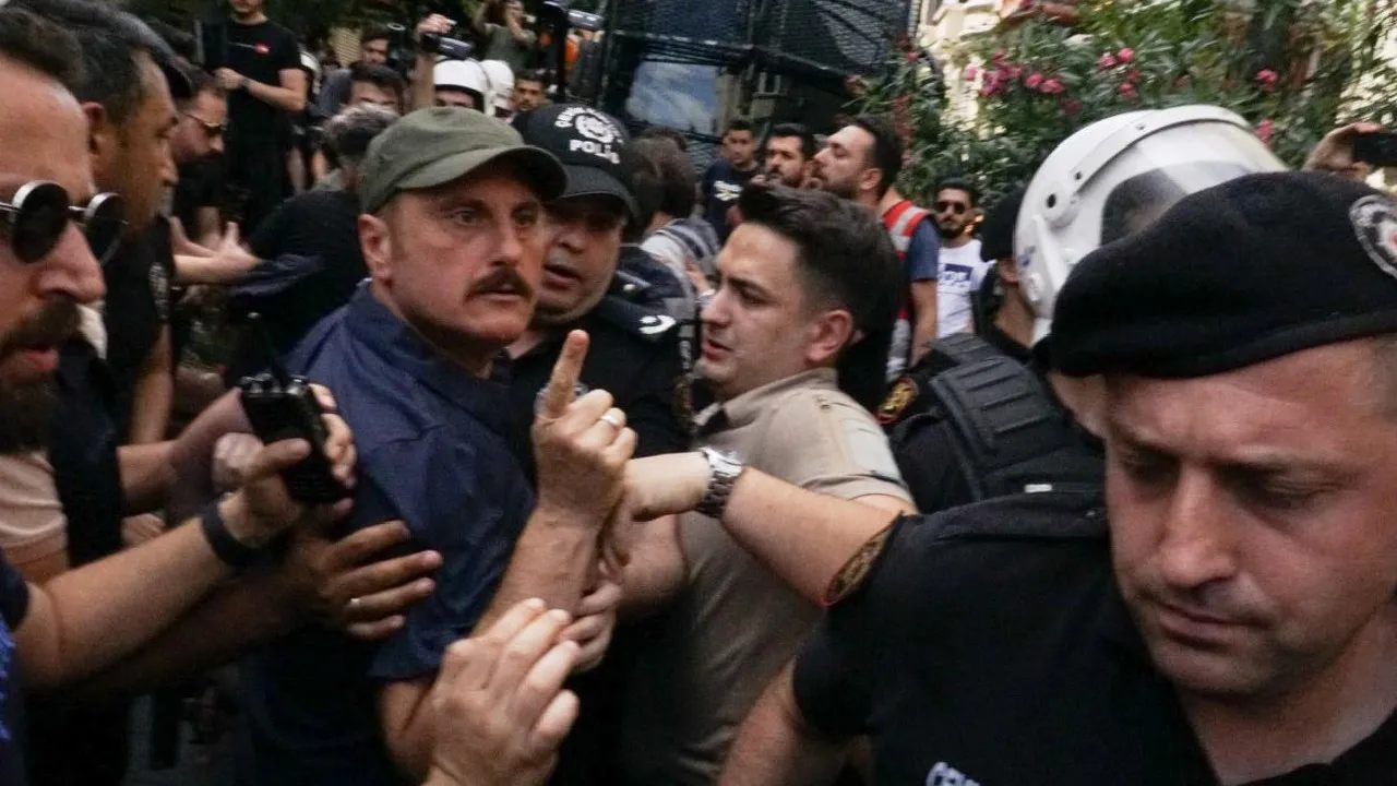 Newly appointed Istanbul police chief makes major changes to top positions, dismisses many