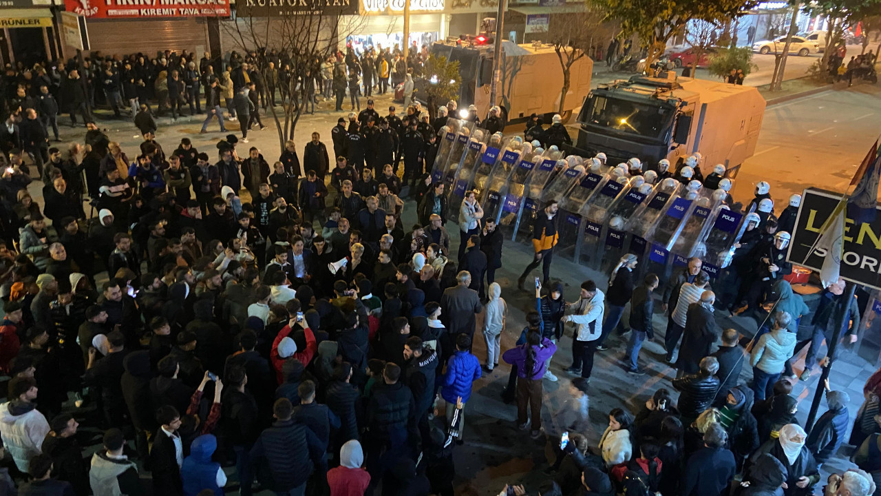 Ankara arrests pro-Kurdish party mayors, appoints trustee