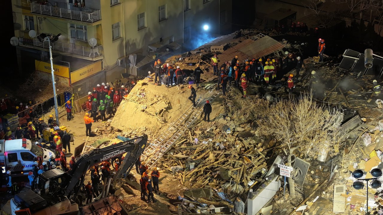 Building collapses in Turkey’s Konya, leaves 2 dead