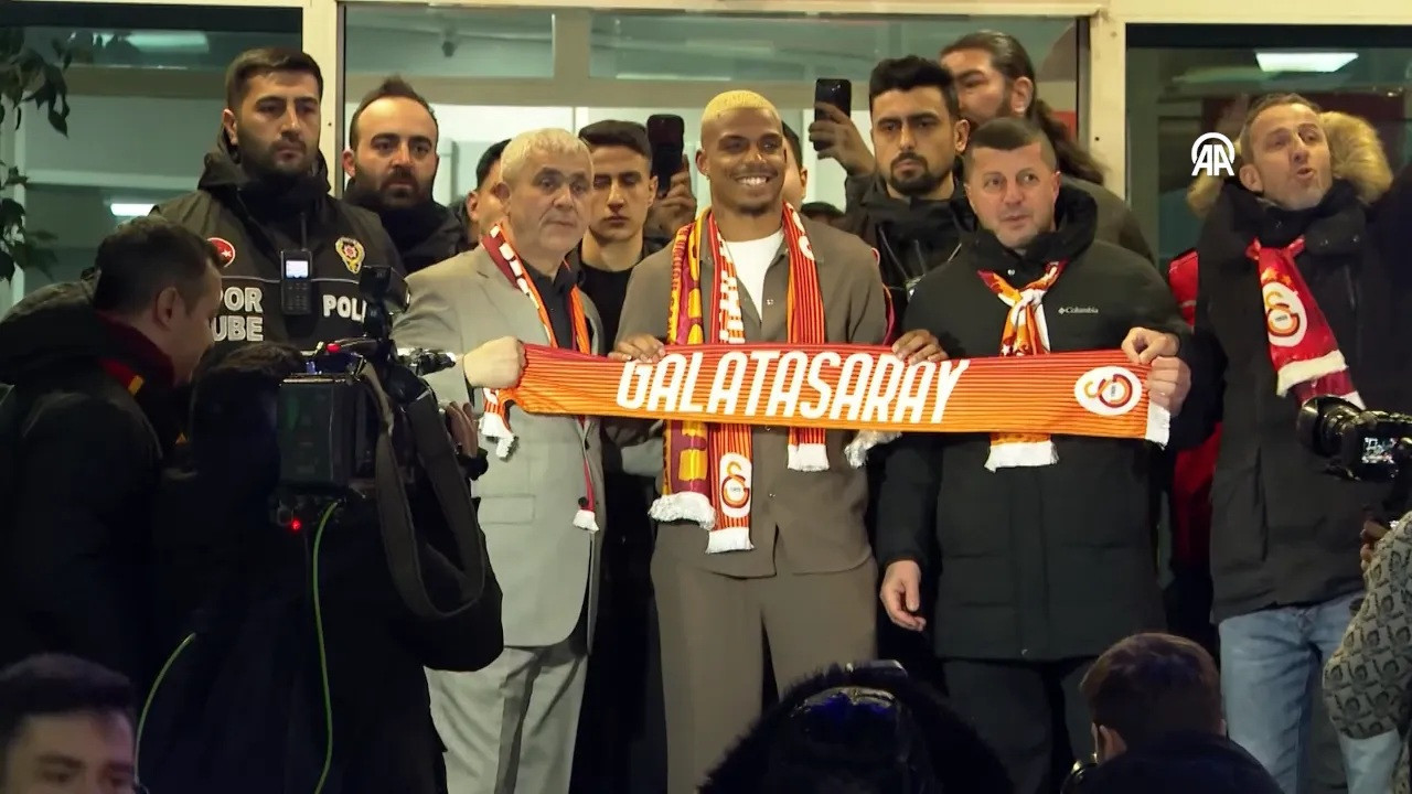 Turkish giant Galatasaray sign Lemina from Wolves