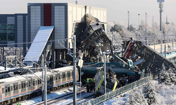 Accidents cause dismissal of head of Turkish state railways