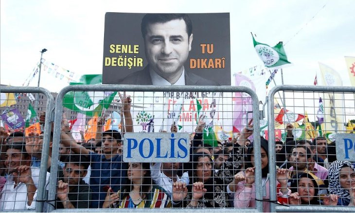 Survey shows pro-Kurdish HDP voters turning back on ballots