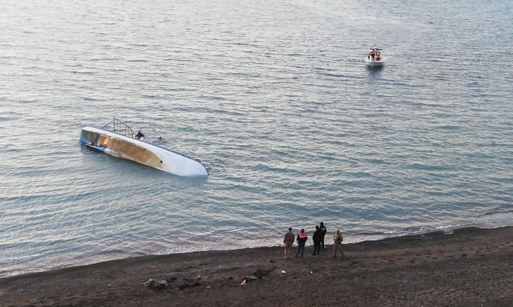 Refugee boat sinks in Van Lake: 7 dead, 64 survivors