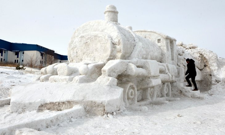 Eastern Turkey residents make snow train to attract Eastern Express
