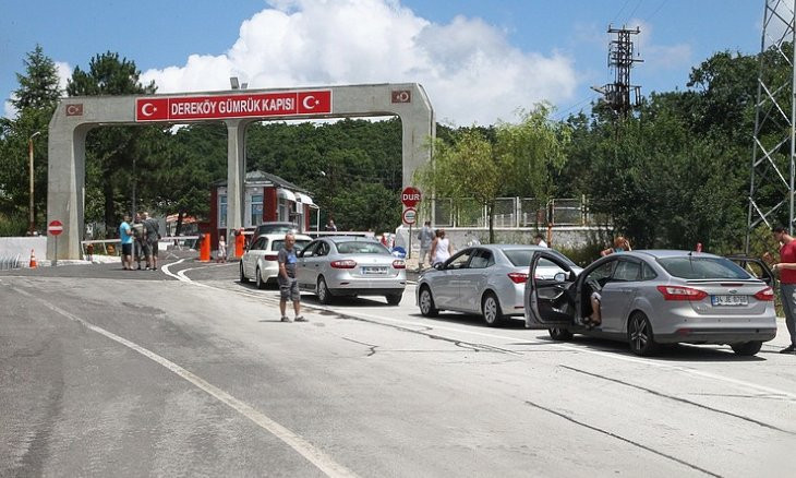 Turkey closes border gates with Greece, Bulgaria amid coronavirus