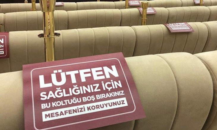 Presidency requests attendees to keep distance during Erdoğan's address to nation