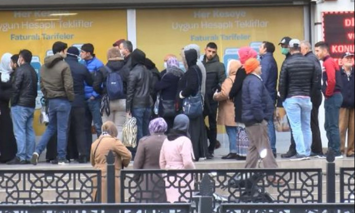 State-run Turkish bank's decision to provide cash loans led to massive lines raising the risk of virus spread