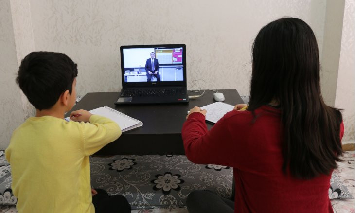 Turkey extends remote learning for students until April 30