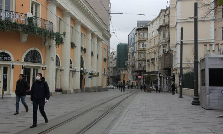 Life on Istanbul's busiest street comes to screeching halt