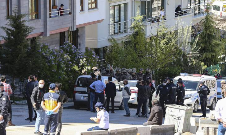 Man 'released from jail with judicial bill' beats wife, takes children hostage in Ankara