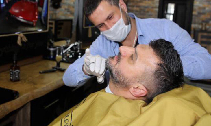 Turkey's barbers demand at least minimum wage during the COVID-19 crisis