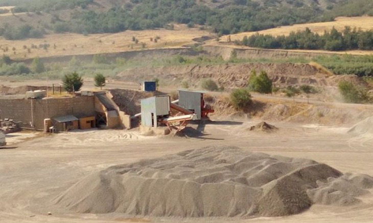 Eastern Turkey locals petition to close down quarry on grounds that it makes soil infertile