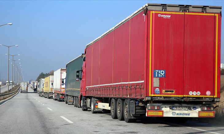 Turkey lifts COVID-19 travel bans on freight drivers except to Iran, Iraq