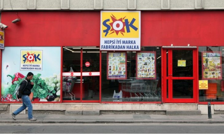 Turkish grocer Şok under fire over reports of forcing staff to work overtime due to weekend lockdown