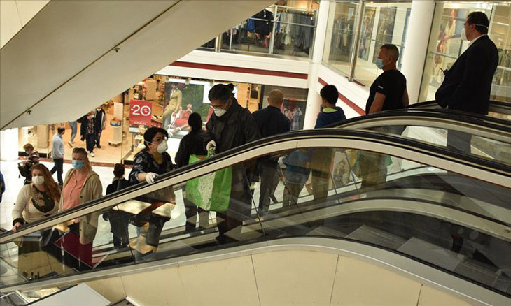 Turkish gov’t agencies warn against laxness toward COVID-19 measures as businesses, malls reopen
