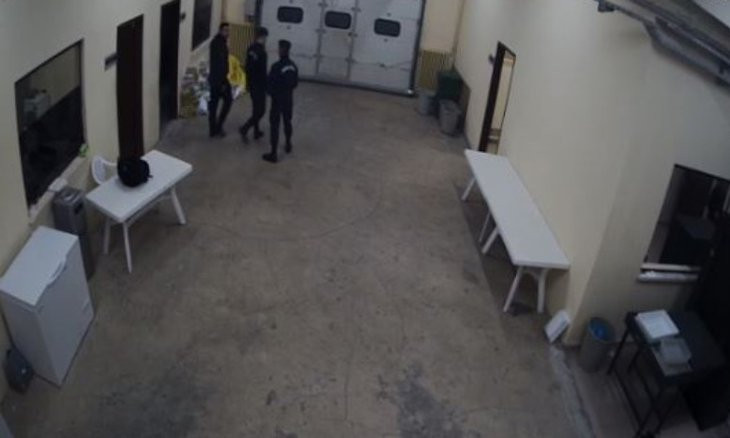 Footage shows prison guard hitting journalist Barış Pehlivan