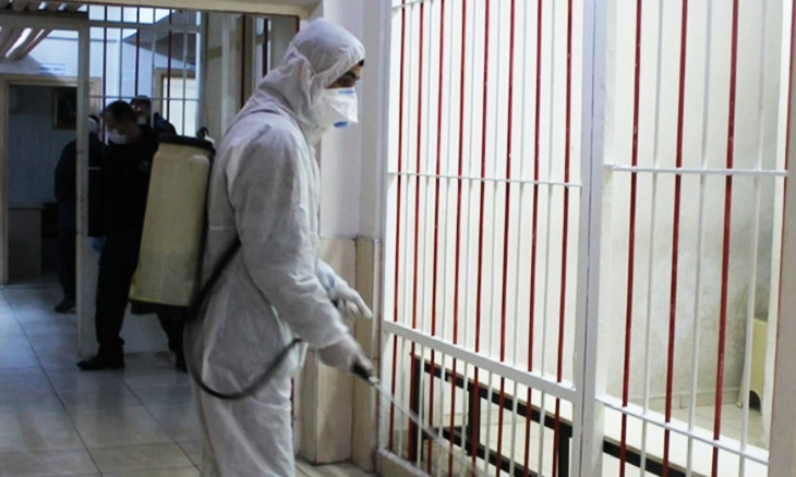 Deputy claims 8 inmates were given one mask to share, no hot water in southeastern Turkey prison
