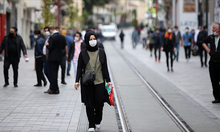 Citizens in 10 Turkish provinces mandated to wear surgical masks outside