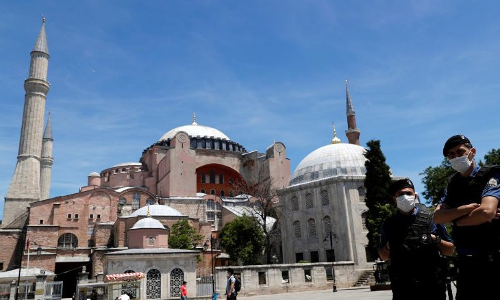 Ruling AKP turns down proposal to open Hagia Sophia for prayers