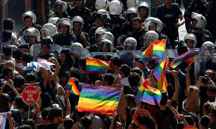 Turkey defends homophobic tweet by head of Turkish Red Crescent