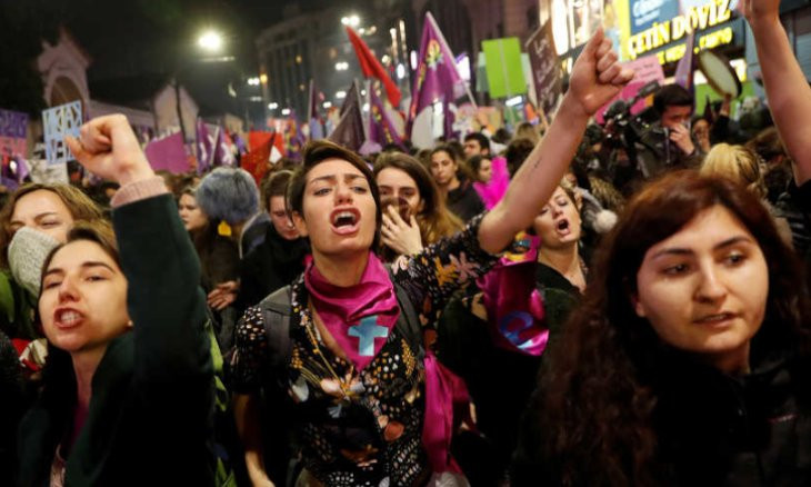 AKP preparing to sue Islamist columnist for calling defenders of Istanbul Convention as 'prostitutes'