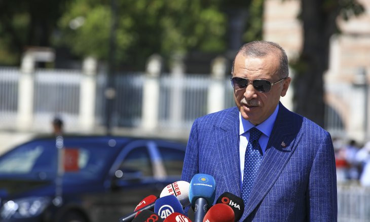 Erdoğan says Turkish economy is on fast lane, downplays lira's downfall against USD, euro