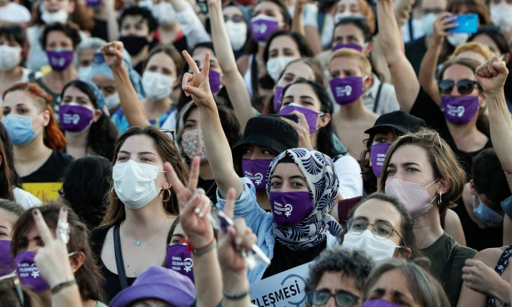 Lockdown sees Turkish women bear brunt of unpaid work, research shows