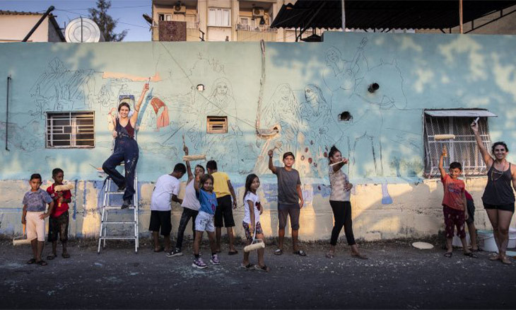 University artists, children in Mersin turn neighborhood into 'monument of Roma culture'