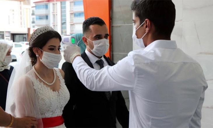 Street weddings, large gatherings banned in all Turkish provinces