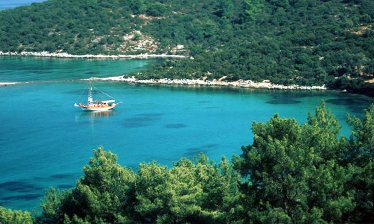 Aegean bay Gökova will 'cease to exist' amid rezoning for construction, mayor warns